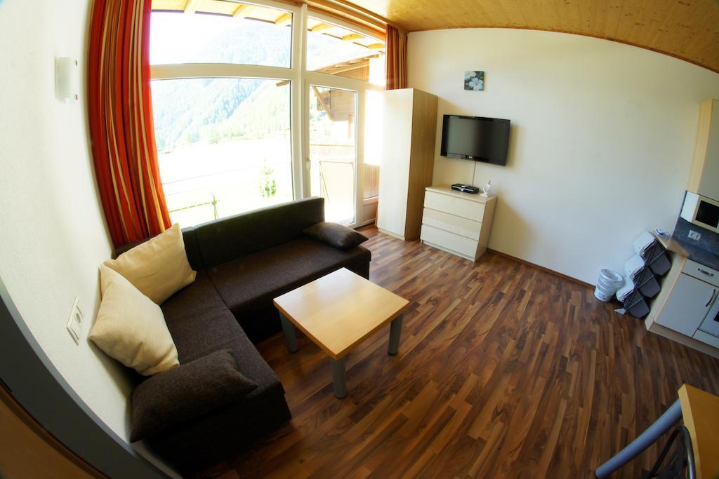 Apartments Bauernhof Dismasn Hof Längenfeld Rum bild