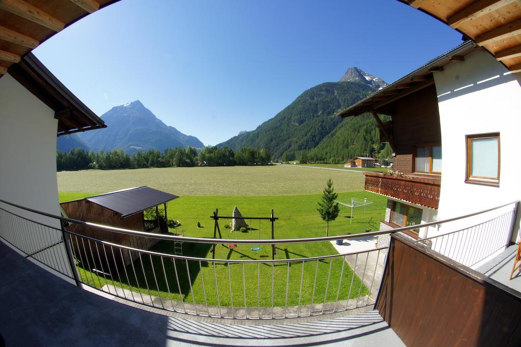 Apartments Bauernhof Dismasn Hof Längenfeld Rum bild
